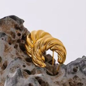 18K Gold Plated Stainless Steel Croissant Earrings